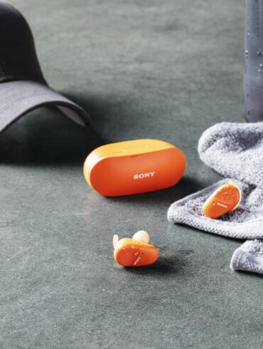 Hadir di Indonesia, Sony WF-SP800N Dijual dengan Harga 2 Jutaan Rupiah 29 Headphone WF SP800N dengan Kotak Pengisi Daya yang Ringkas dan Tahan Lama