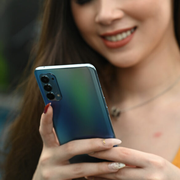 Super Power Saving Mode di ColorOS 7: Baterai 5 Persen Bisa Menelepon Hingga 1 Jam 45 OPPO Reno 4 kamera belakang