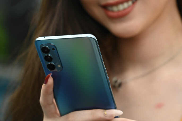 OPPO Reno 4 kamera belakang OPPO Reno 4 kamera belakang