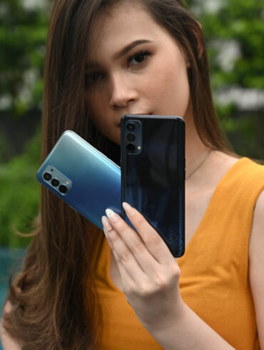 OPPO Reno4 dua warna