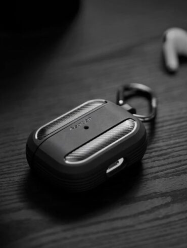 Spigen AirPods Pro Case Rugged Armor 1
