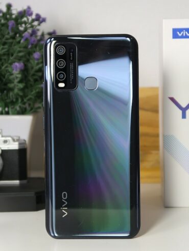 Review Vivo Y50: Smartphone 3 Jutaan dengan RAM 8 GB dan Baterai Tahan Lama 72 Vivo Y50 6