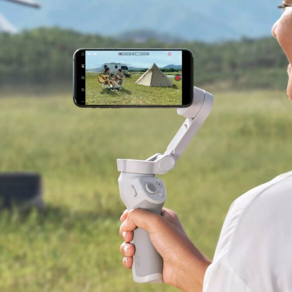 DJI Osmo Mobile 4: Gimbal Smartphone Pertama DJI dengan Mount Magnetik 36 DJI Osmo Mobile 4 1