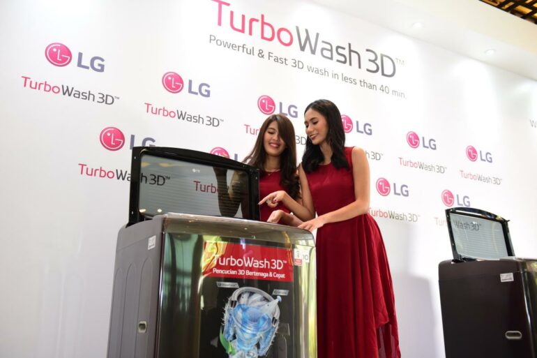 LG TurboWash 3D 12 Kg 1