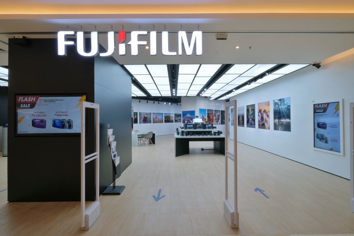 Fujifilm Showroom 1