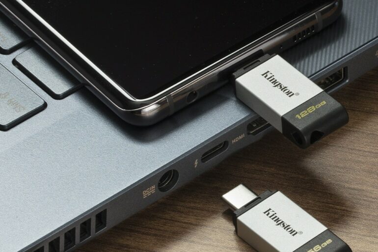 Kingston DataTraveler 80 2