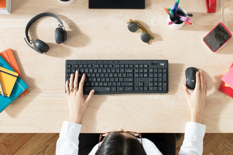Logitech MK295 Silent Wireless Combo 2
