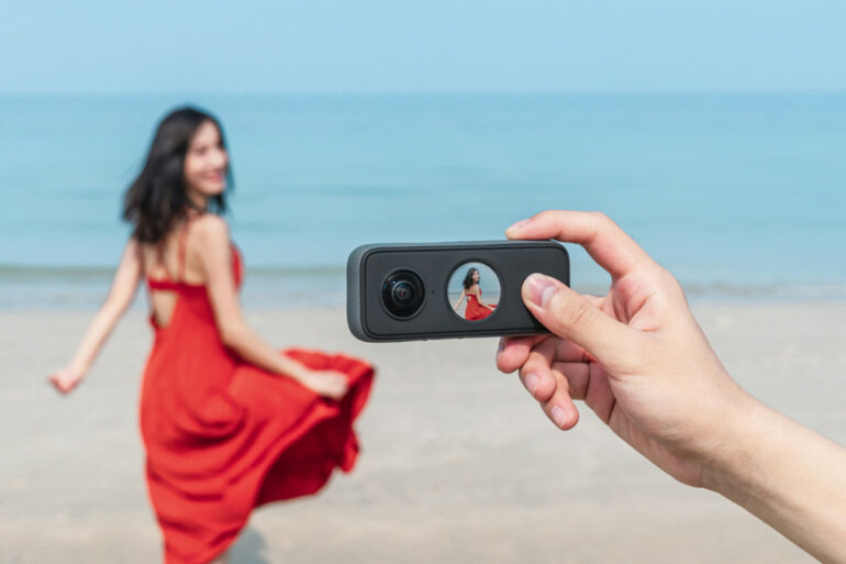 Insta360 ONE X2: Dilengkapi Layar Sentuh Bulat, Bisa Rekam Video 360 5K 32 Insta360 ONE X2 1