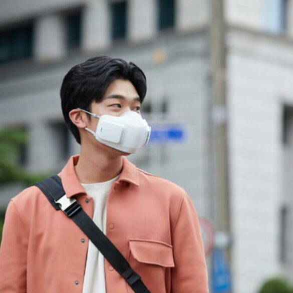 LG Puricare wearable air purifier 1