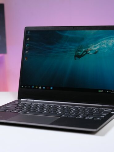 Lenovo ThinkBook Plus 7 Lenovo ThinkBook Plus 7