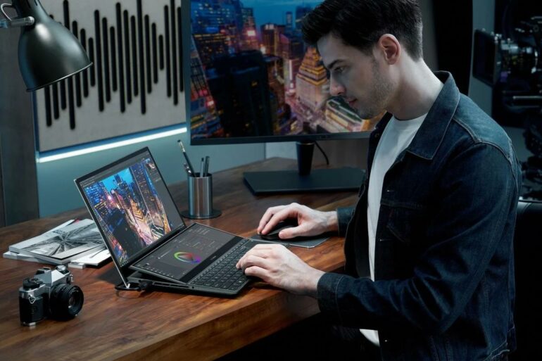 ASUS ZenBook Duo 15 UX582 1