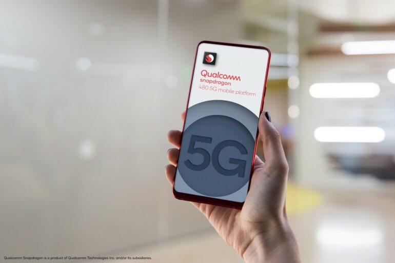 Snapdragon 480 5G Mobile Platform Logo Indoors