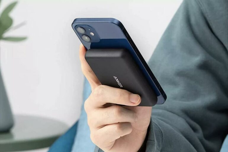 Anker PowerCore Magnetic 5K Wireless Power Bank 1