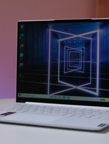 Lenovo YOGA Slim 7i Carbon 1