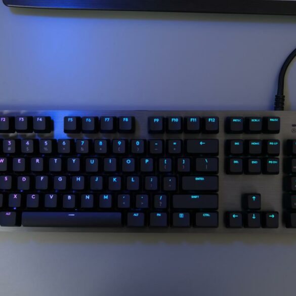 Review Logitech G512 Carbon 25 Logitech G512 Cabon 1