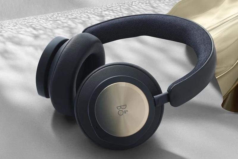 Bang \u0026 Olufsen BeoPlay Portal 