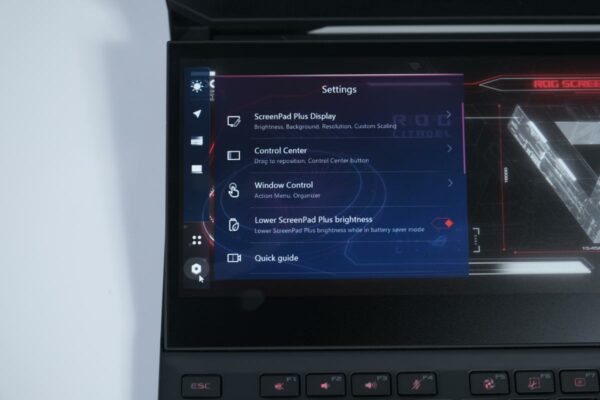 ASUS ROG Zephyrus Duo 15 SE GX551QM 6a