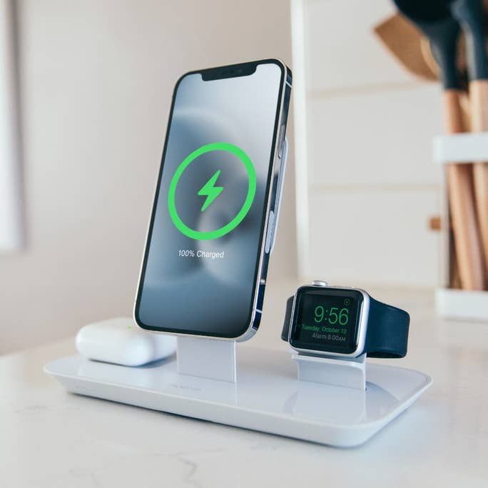 Mophie 3 in 1 Magsafe Charger Stand 1