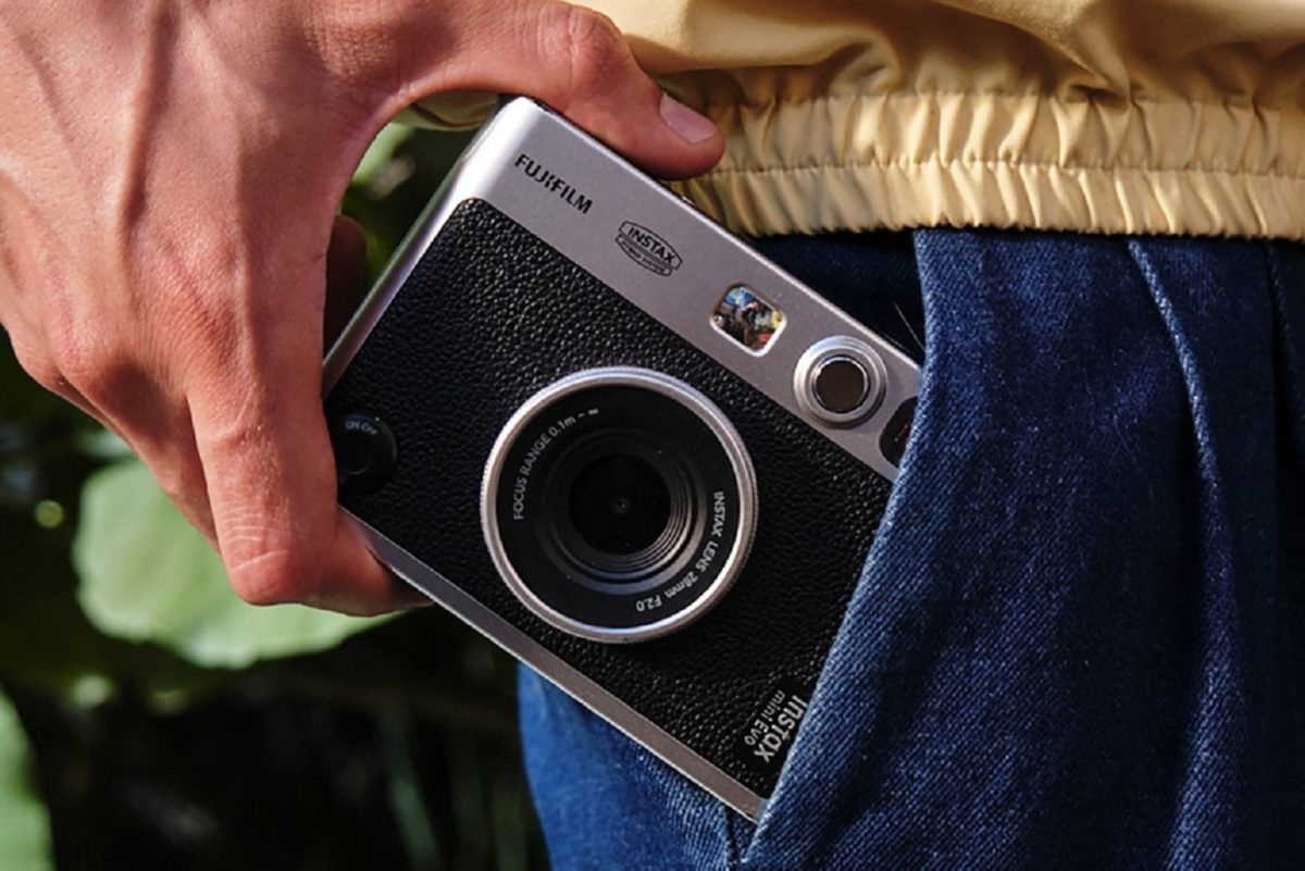 Fujifilm Instax Mini Evo: Kamera Instax Digital dengan 10 Efek Lensa