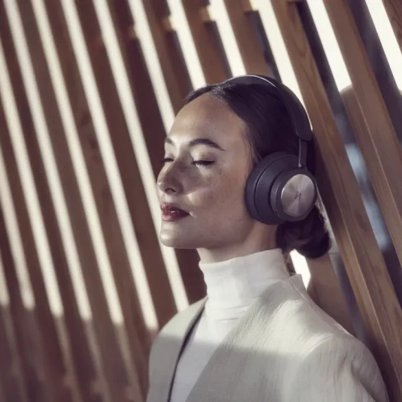 Bang & Olufsen BeoPlay Portal (2022): Kini Kompatibel dengan Konsol Playstation, Baterai Lebih Tahan Lama 28 Bang Olufsen BeoPlay Portal 2022 1