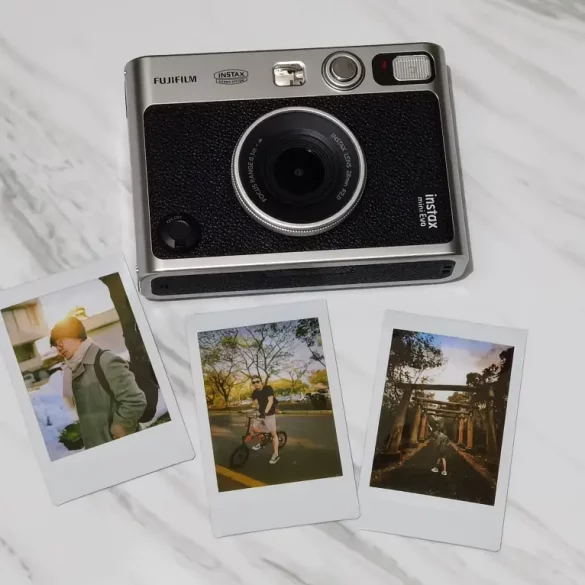 Review Fujifilm Instax Mini Evo 30 Fujifilm instax mini EVO 1