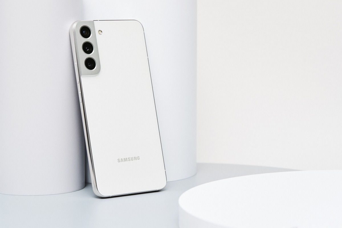 Samsung Galaxy S22 5G Back Phantom White 1