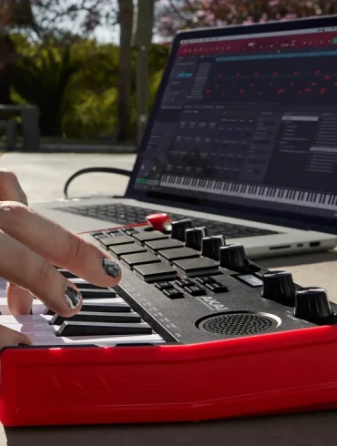 AKAI MPK Mini Play Mk3 3