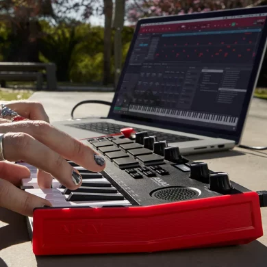 AKAI MPK Mini Play Mk3 3