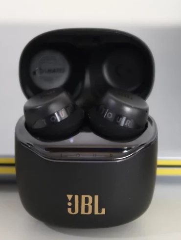 Review JBL Tour Pro+ 65 JBL Tour Pro Plus 1 1