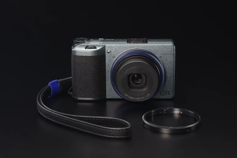 Ricoh GR IIIx Urban Edition Special Limited Kit 1