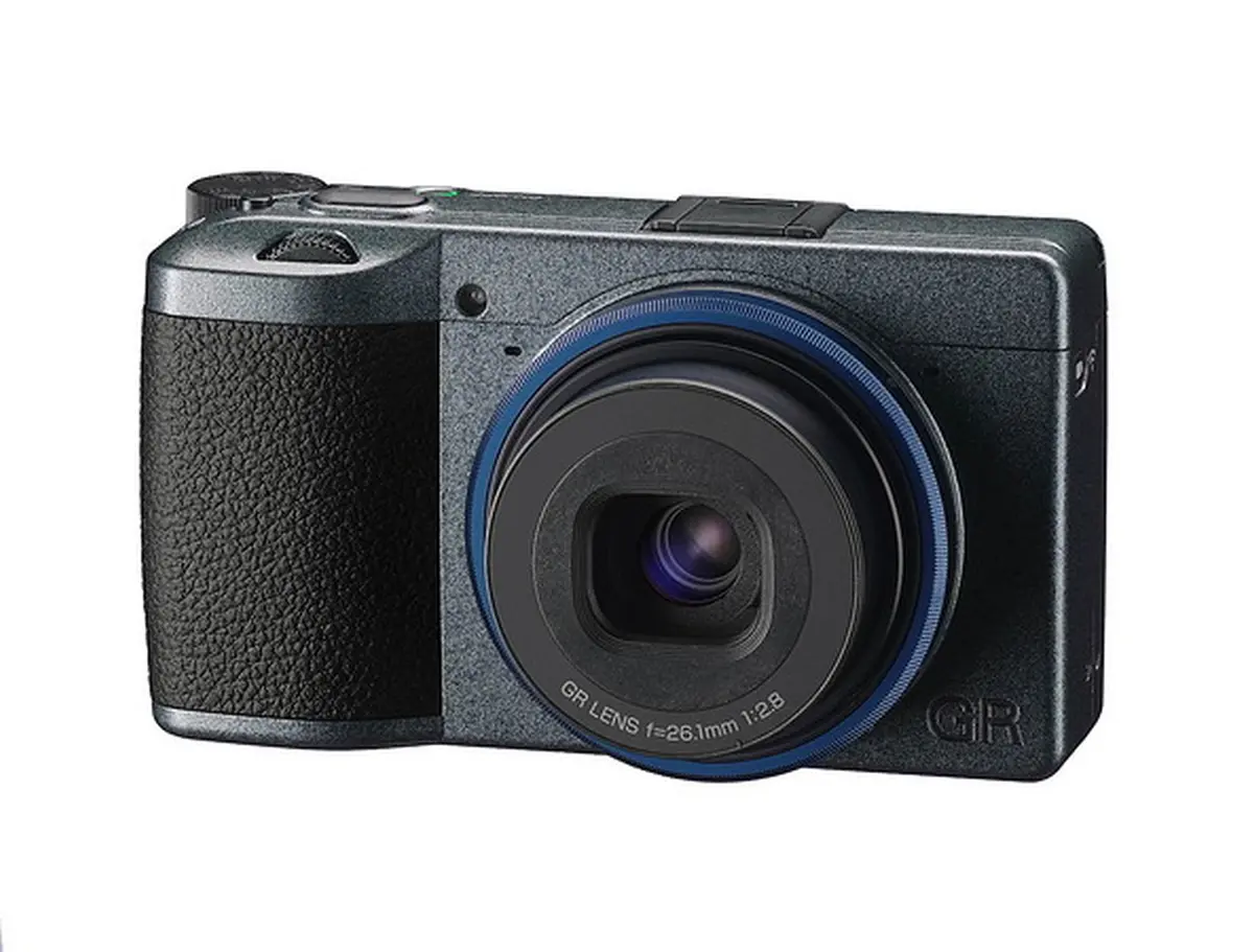 Ricoh GR IIIx Urban Edition Special Limited Kit 3