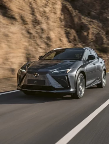Lexus RZ 450e 4