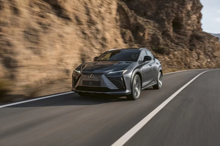 Lexus Umumkan RZ 450e, SUV Mewah Elektrik Pertamanya 46 Lexus RZ 450e 4