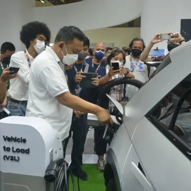 V2L Demonstration Hyundai di IIMS 2022 1 V2L Demonstration Hyundai di IIMS 2022 1
