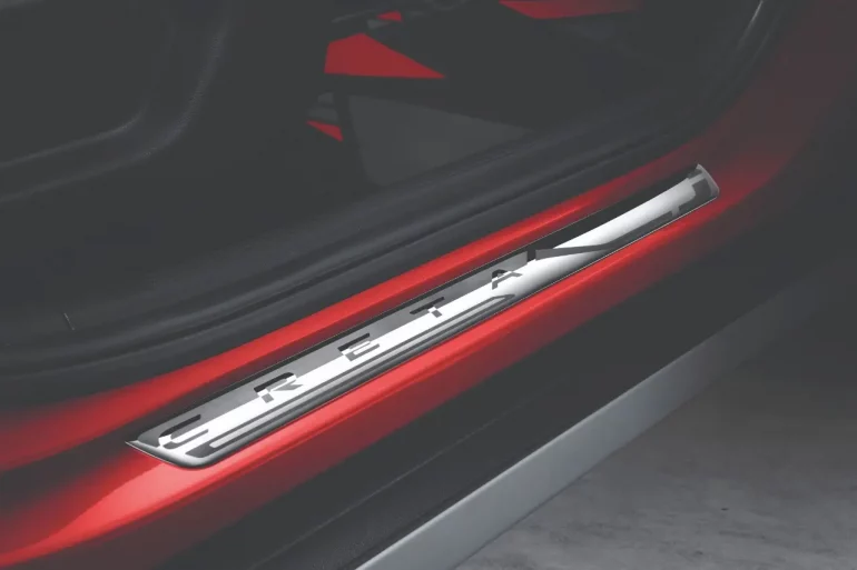 Mengenal <em>Hyundai Genuine Accessories</em>, Aksesori Resmi Bergaransi untuk Hyundai CRETA 39 2 Hyundai Genuine Accessories Door Sill Guard