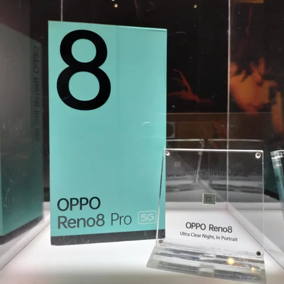 OPPO Reno8