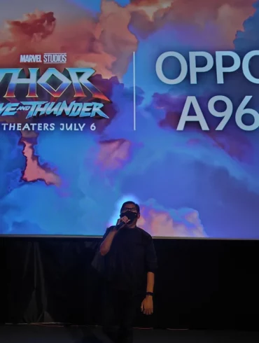 OPPO x Thor Love and Thunder Thor