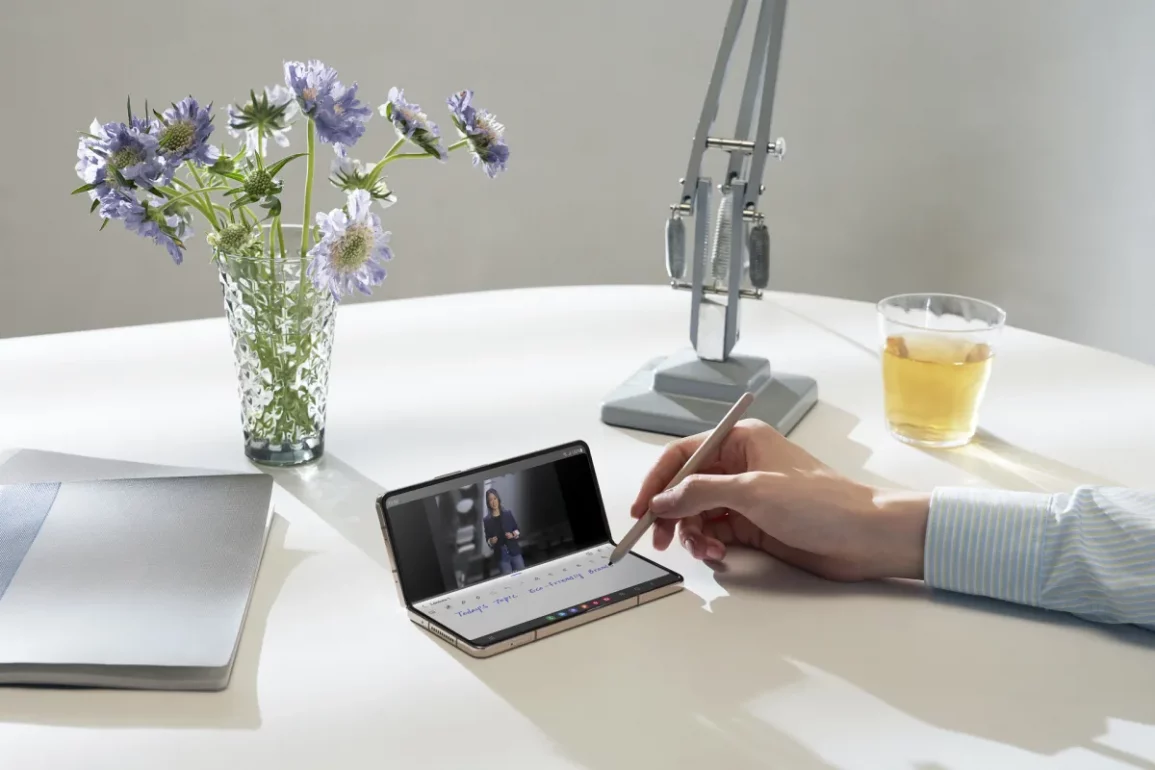 3 Fitur Canggih Samsung Galaxy Z Fold4 5G untuk Meningkatkan Produktivitas Kerja 24 Galaxy Z Fold4 5G