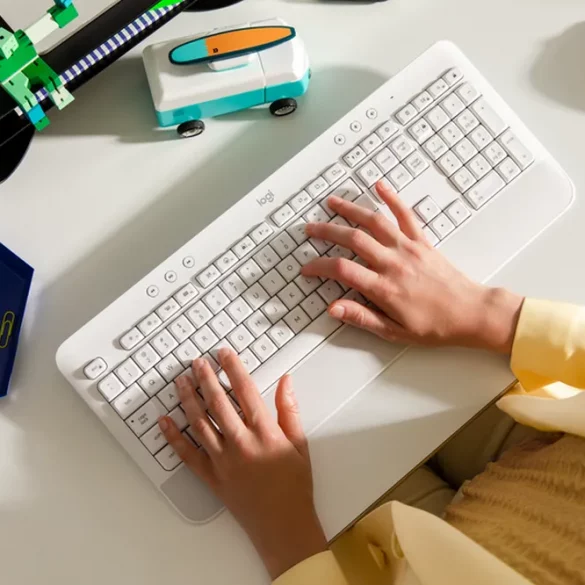 Logitech Signature K650