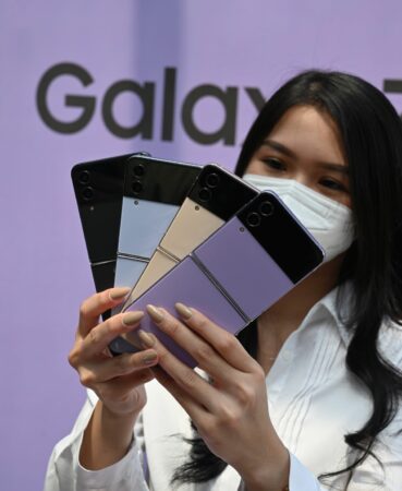 Hands-On : Mencoba Samsung Galaxy Z Flip4 5G 24 samsung galaxy z flip4 warna warni