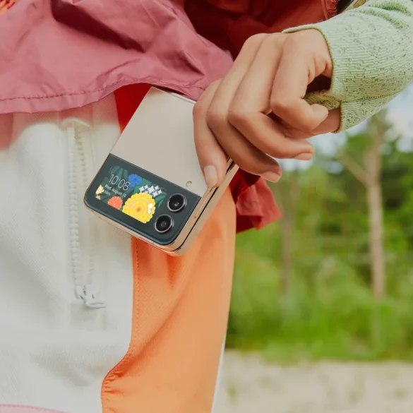 Lima Pesona Samsung Galaxy Z Flip4 5G Bagi Pengguna Ekspresif 49 Galaxy Z Flip4 5G Indonesia 2