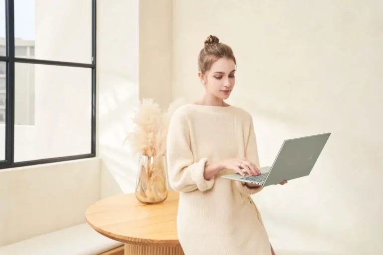 ASUS Zenbook S 13 OLED (UM5302)