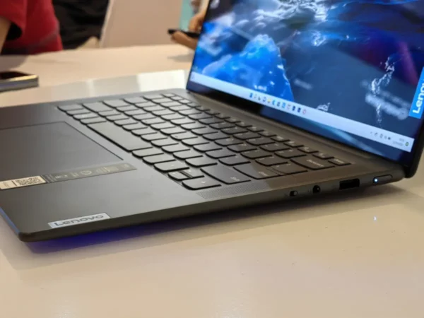 YOGA Slim 7 Pro X (Gen 7)