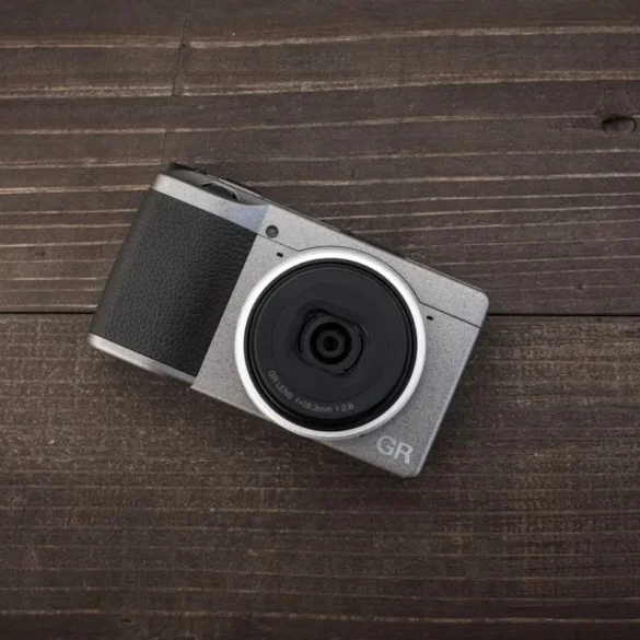 Review Ricoh GR III 43 Ricoh GR III Diary Edition