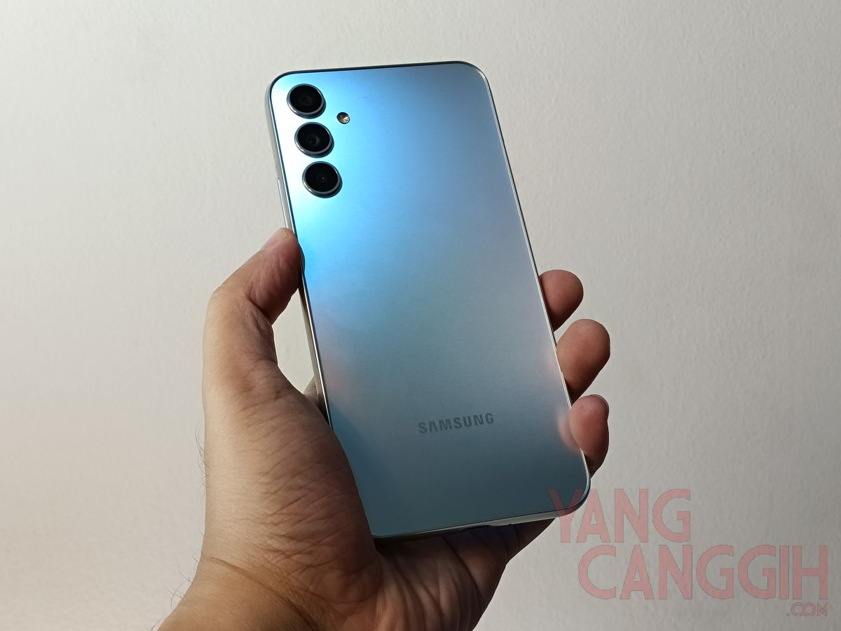 Samsung Galaxy A34 5G Silver Yangcanggih 2