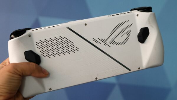 asus rog ally belakang