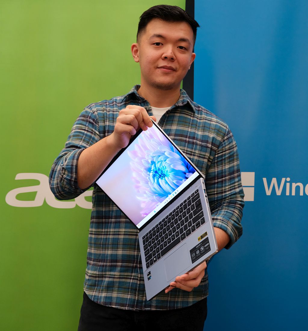 launch acer swift go touch