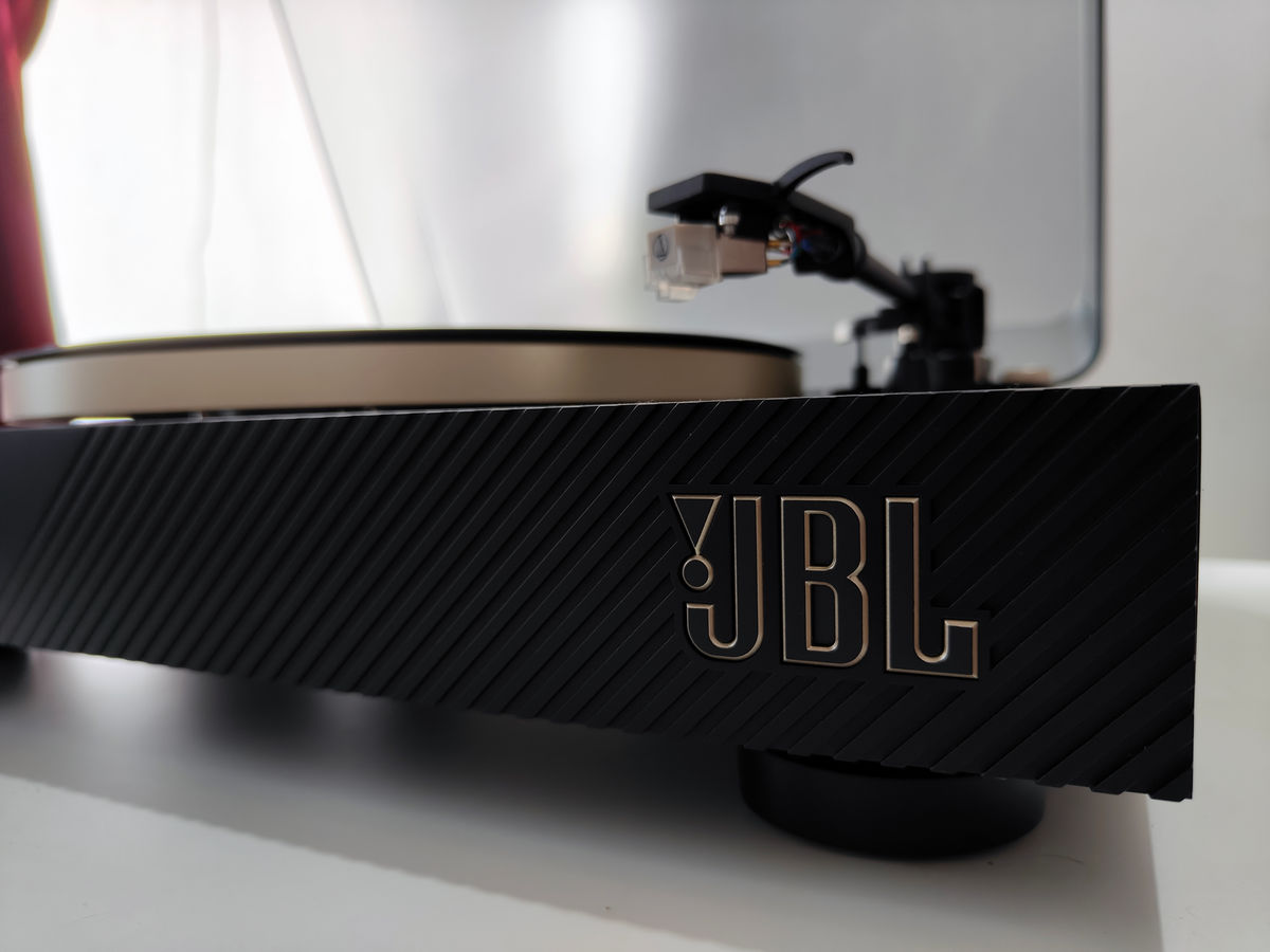 Review JBL Spinner BT 24 JBL Spinner BT 8
