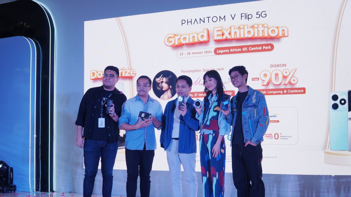 TECNO Phantom V Flip 5G Grand Exhibition