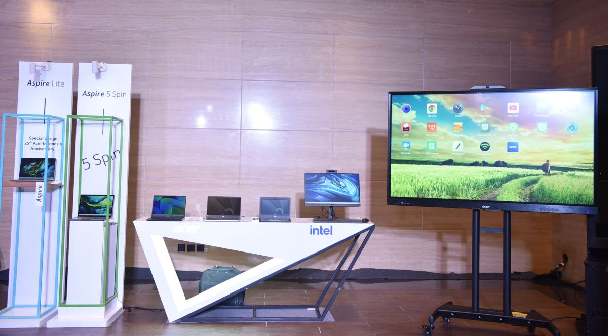 Lini Laptop Consumer dan Commercial Acer Indonesia serta Interactive Flat Panel
